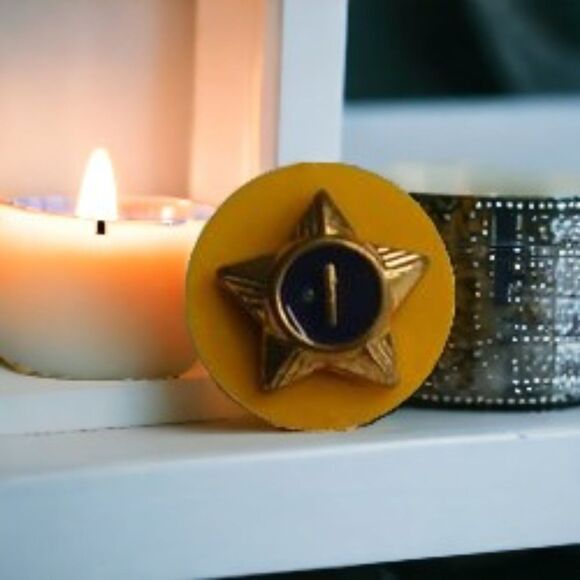 BSA Webelos Boy Scouts 1 Year Service Star Pin Badge Yellow Blue Gold  Vintage - Picture 1 of 3